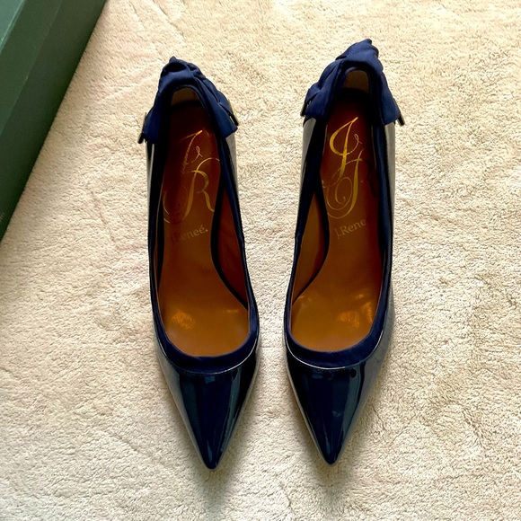 Perfect for a formal event! Navy J.Renee heels with bow